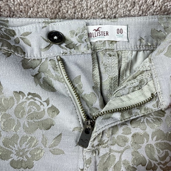 Hollister Shorts - Picture 2 of 2